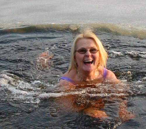 Anna_Oskergy_swimming